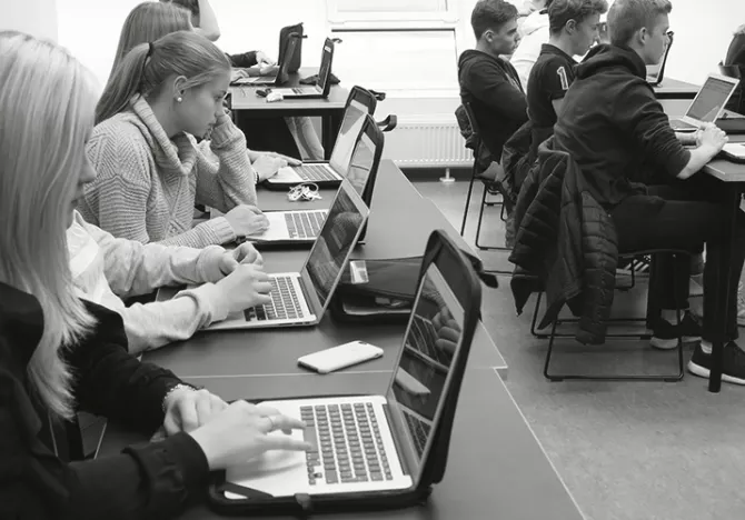 ​Digitala läromedel – en stor fördel för elever på resande fot på Malmö Idrottsgymnasium