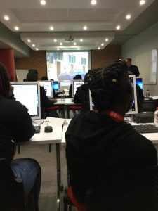 Fujitsu bygger miljövänliga, mobila klassrum för att förbättra skolgång i Sydafrikas glesbygd