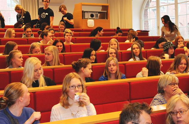 60 tjejer från Stockholms gymansieskolor var sugna på att programmera