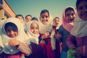 Svenska superentreprenörer bygger skolor för jordbävningsdrabbade barn i Iran.