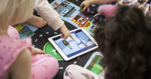 100 av Sveriges kommuner arbetar språkutvecklande i förskolan med det digitala verktyget Polyglutt
