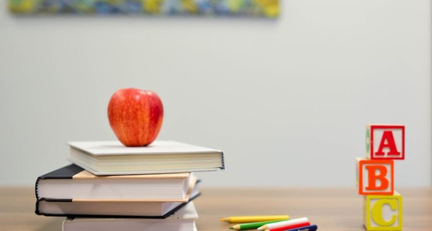Var tredje missnöjd med inomhusklimatet i skolan visar ny undersökning från Schneider Electric 58 Var tredje missnöjd med inomhusklimatet i skolan visar ny undersökning från Schneider Electric