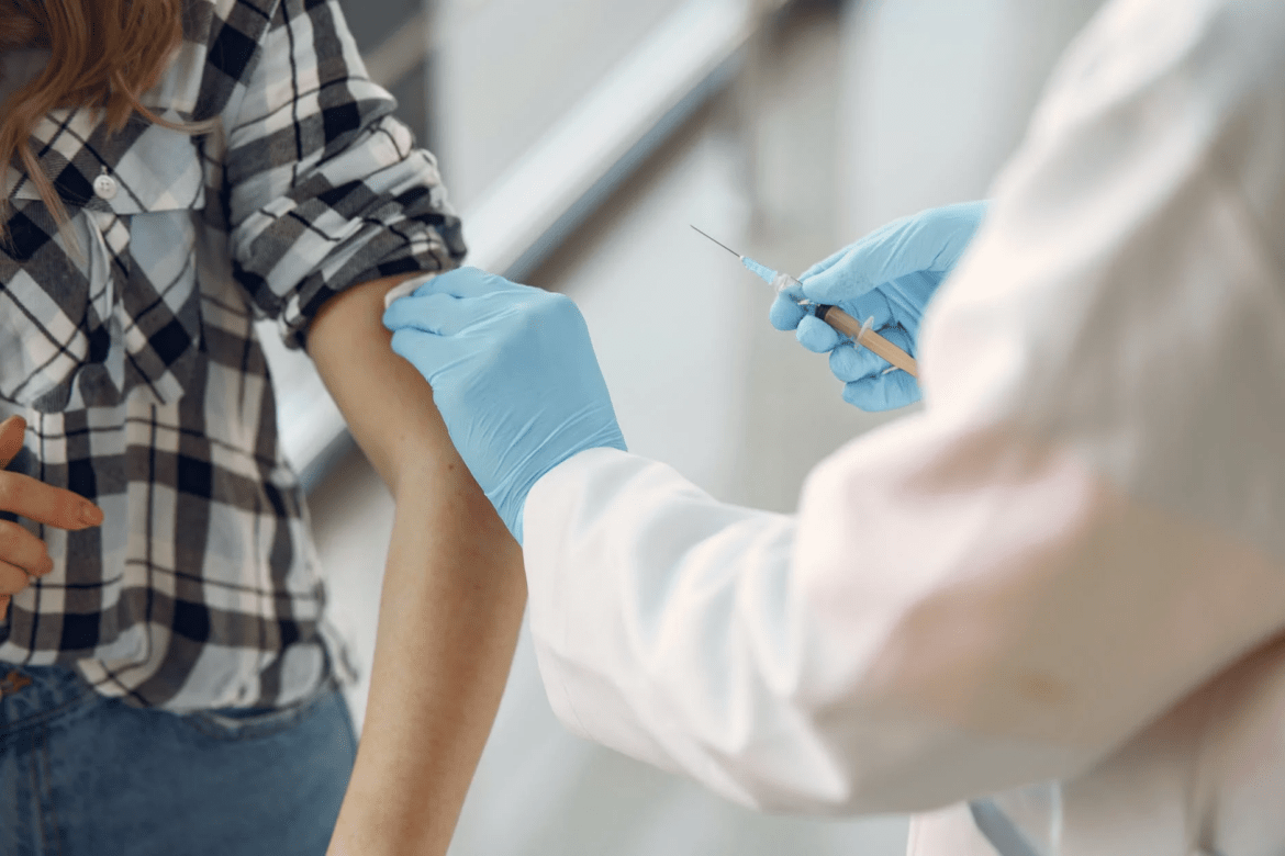Regionen vaccinerar nu elever på studietid