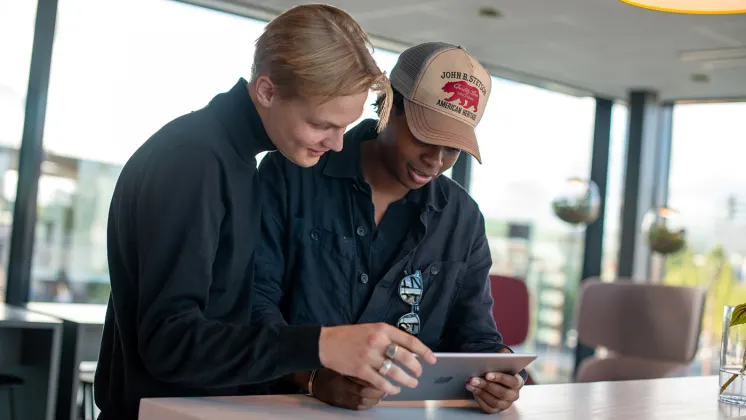 Så använder barn och unga internet år 2021