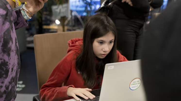 Cirkulära datorer utbildar nästa generations programmerare
