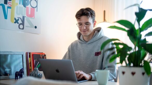 Högskolan Dalarna firar 20 år av digital språkutbildning
