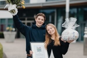 Över tusen svenskar deltog i QR-jakt – 30 000 kronor till barns säkerhet på nätet Över 1000 svenskar deltog i QR-jakt – 30 000 kronor till barns säkerhet på nätet