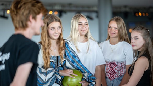 Ungdomar från ukrainska vänorten Zlatopil på besök i Burlöv