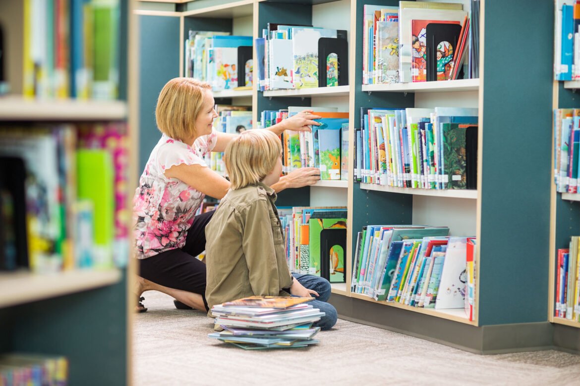 Nytt bibliotekssystem i Stockholms skolor ska ge mer tid för eleverna