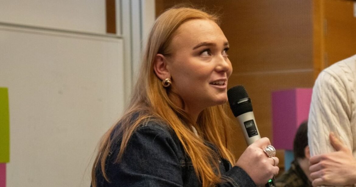 Emma Högstedt föreslås till ny ordförande för Sveriges Elevkårer